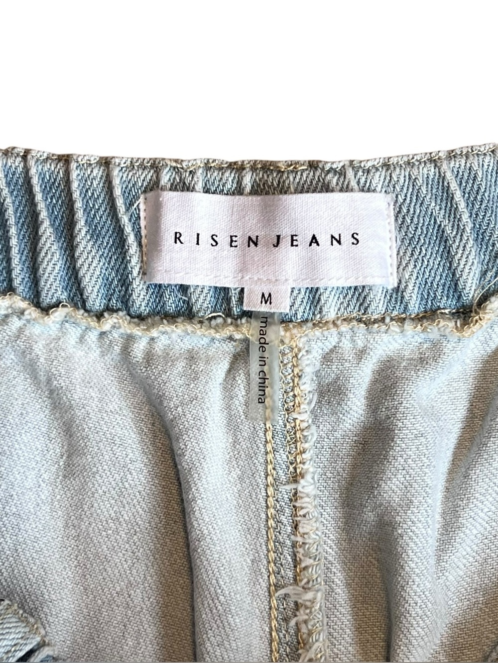 Risen Women’s Sz M High Rise Denim Shorts Light Wash Pull On Distressed - Picture 7 of 15